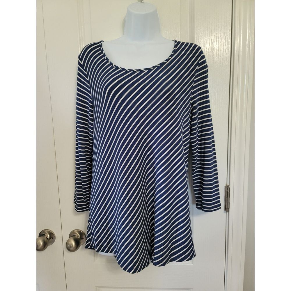 Chico's Navy & White Diagonal Striped Top size 0 (4)